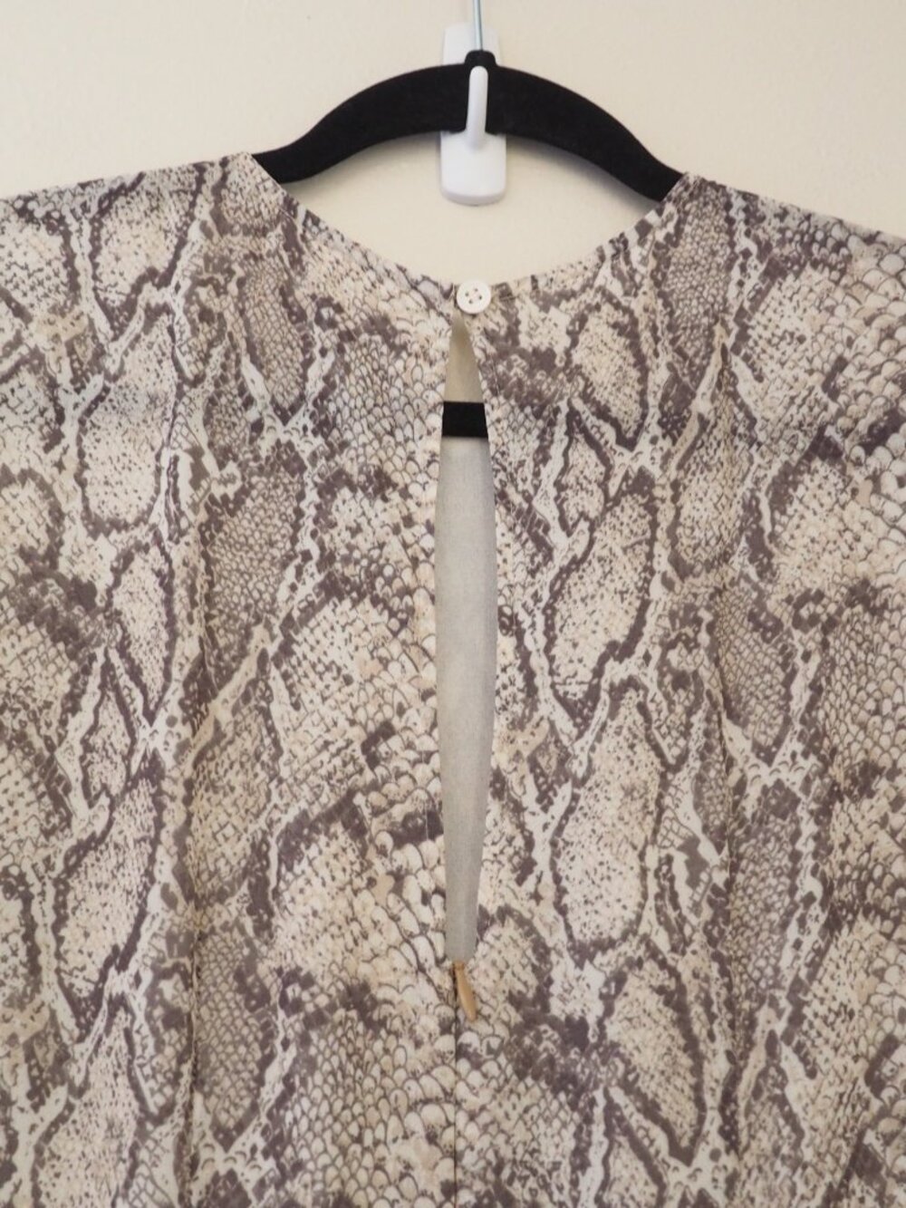 Reformation Gracie Phyton Snake Print Ruched Short Sleeve Mini Dress sz 4 - Picture 8 of 9
